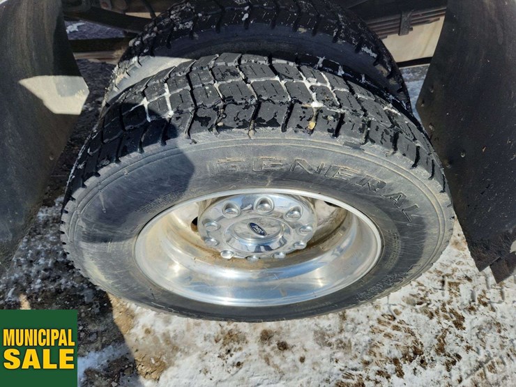 2005-ford-f550-image-11