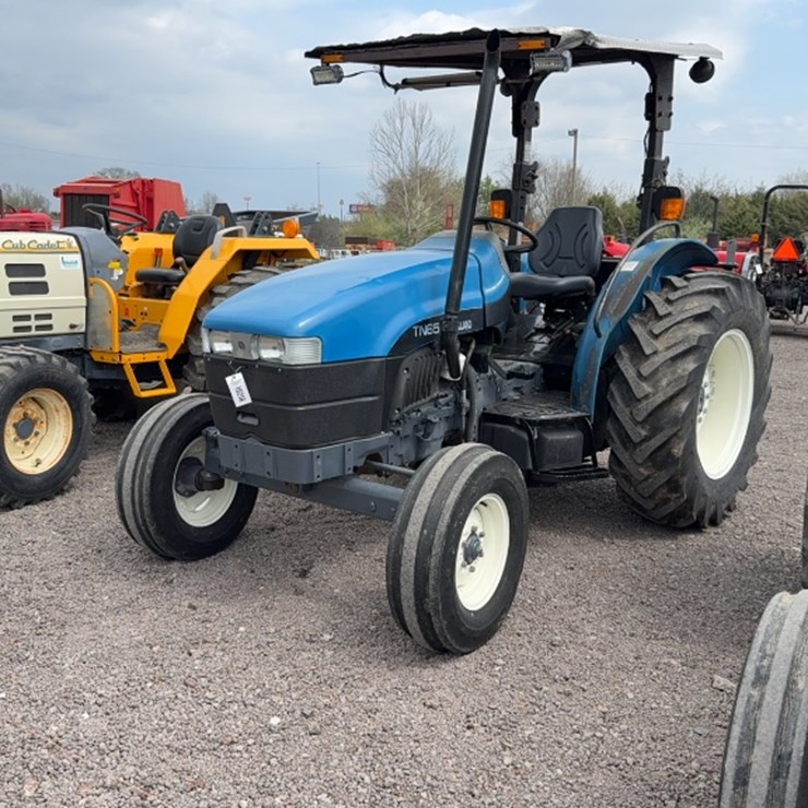 NEW HOLLAND TN65