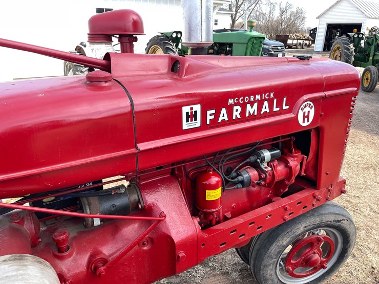 #122-•-ih-mccormick-farmall-tractor-(fremont,-wi)-image-25