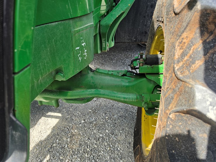 2014-john-deere-7210r-image-24