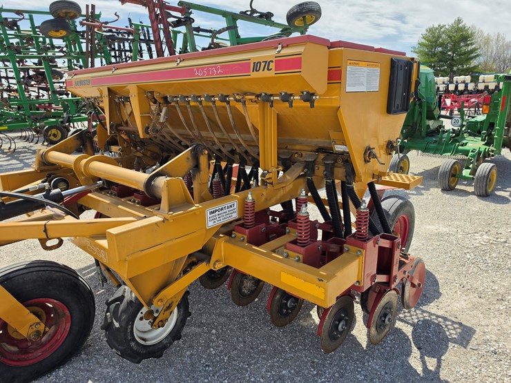 2016-haybuster-107c-image-13