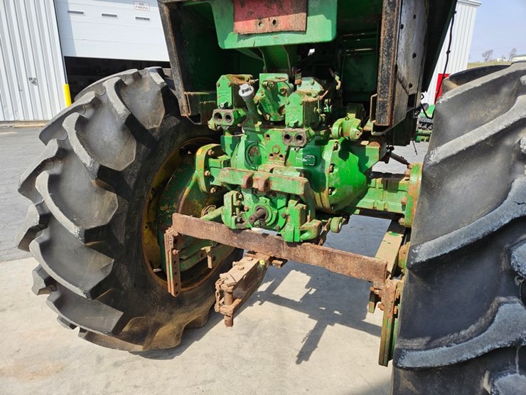 1982-john-deere-4240-image-17