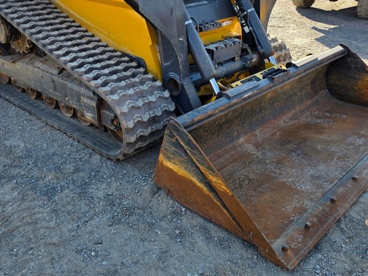 2023-deere-331g-image-6