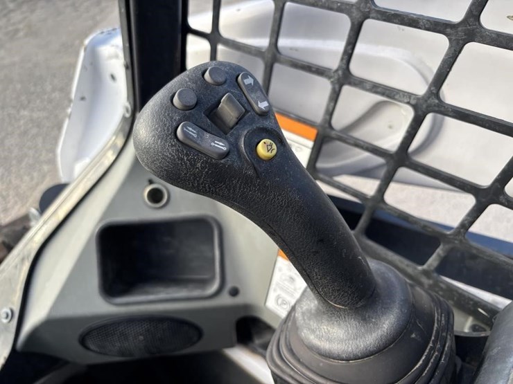 2019-bobcat-t590-image-23