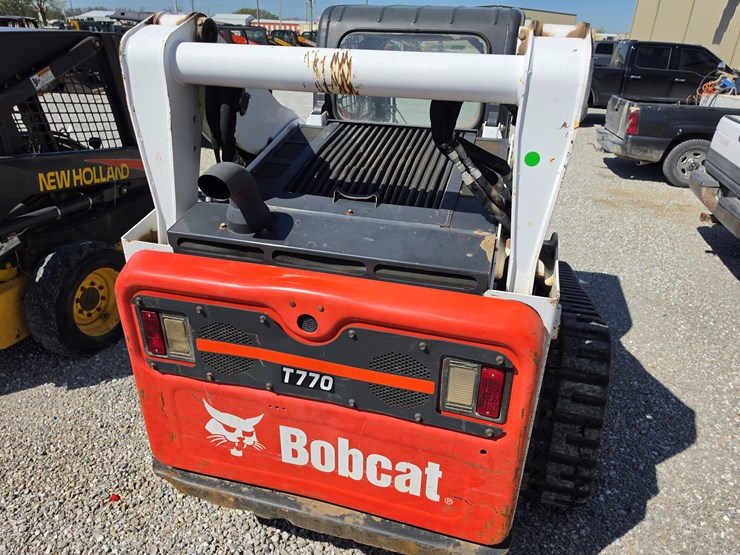 2019-bobcat-t770-image-17