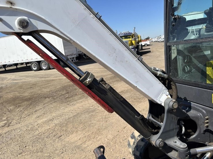 2020-bobcat-e26-image-18