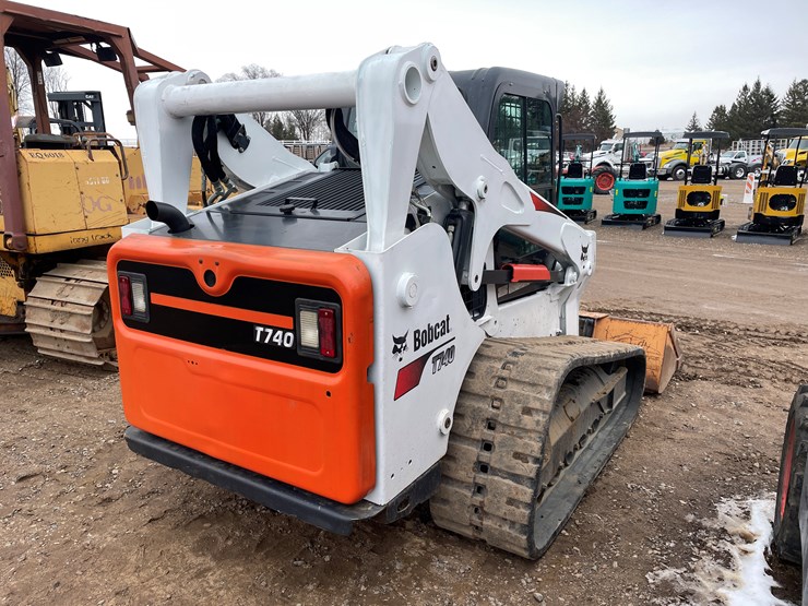 2018-bobcat-t740-image-3