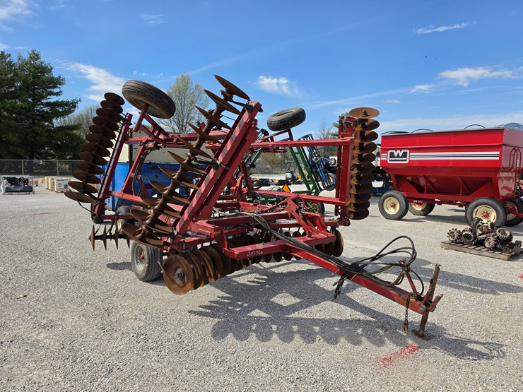 1996-case-ih-3900-image-1