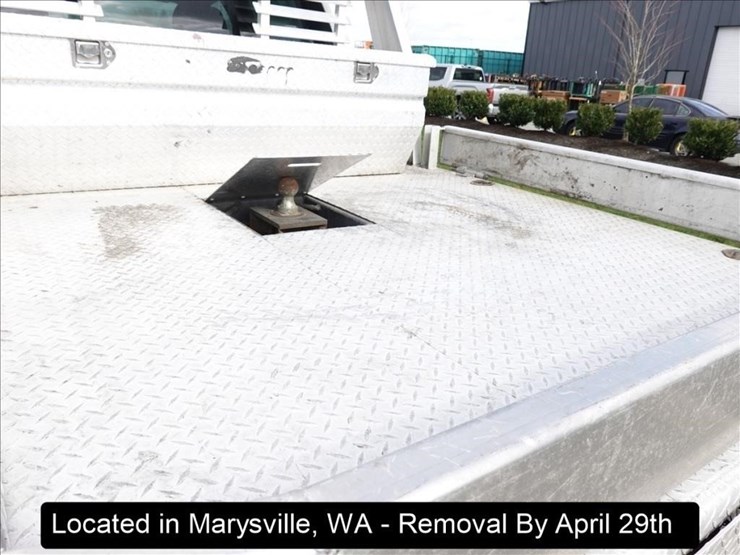 2011-chevrolet-3500-image-28