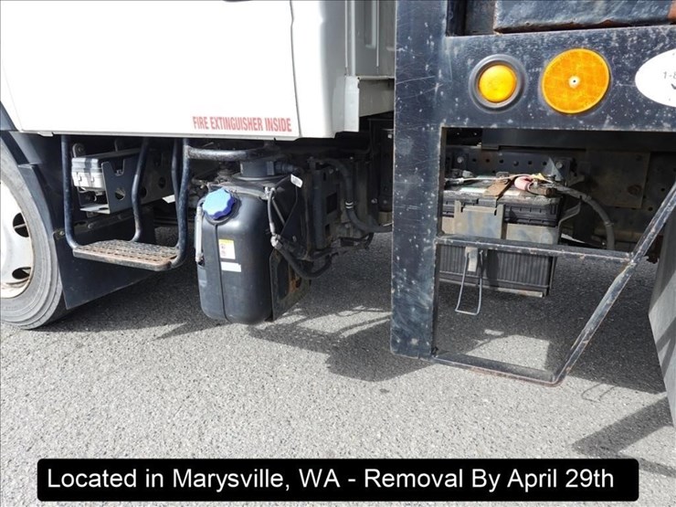 2017-isuzu-nqr-image-28