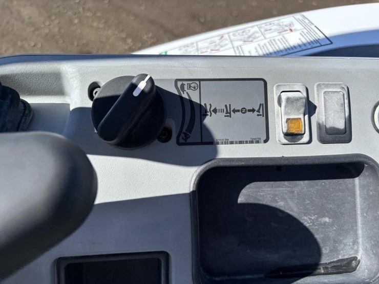 2020-bobcat-e26-image-34