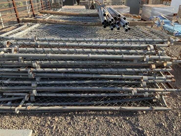 stack-of-portable-site-fencing-image-5