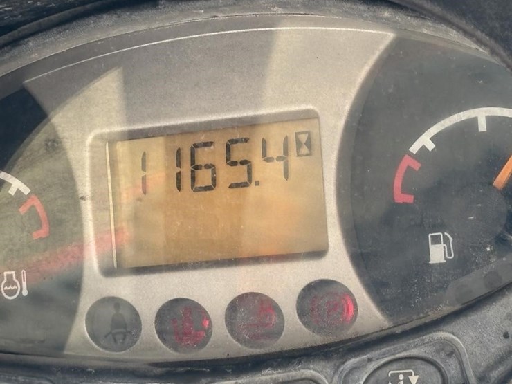 2020-bobcat-s550-image-45