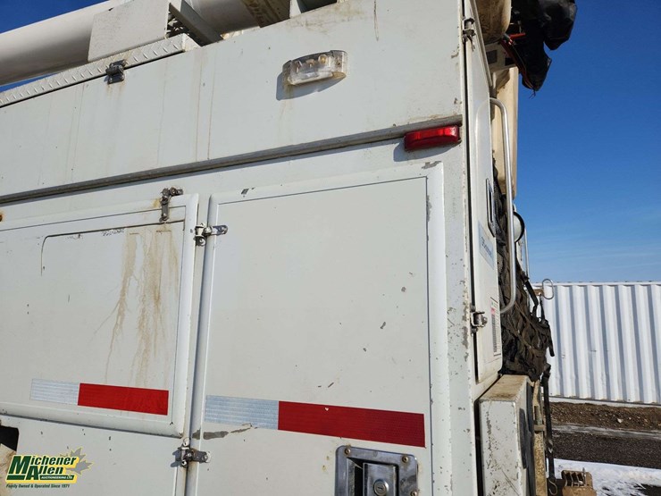 2006-international-durastar-4300-image-64