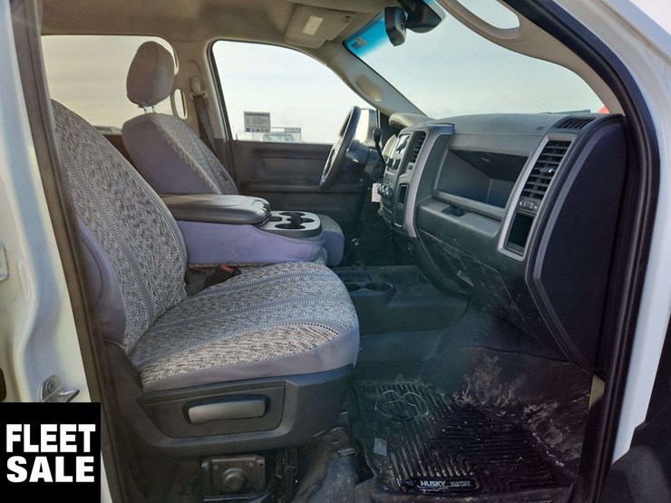 2018-dodge-3500-image-18