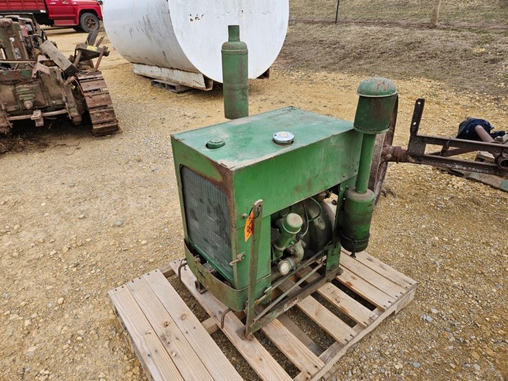 #962-•-john-deere-engine-image-1