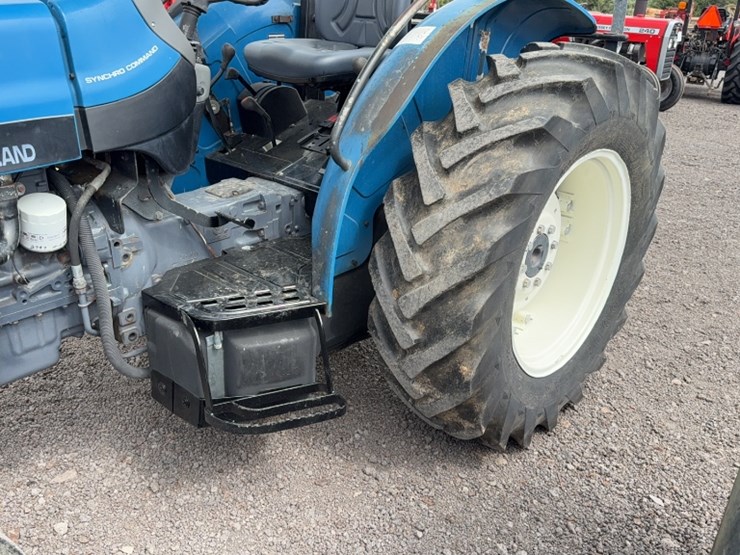 new-holland-tn65-image-17