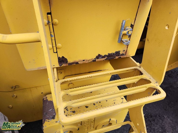 2014-caterpillar-910k-image-38