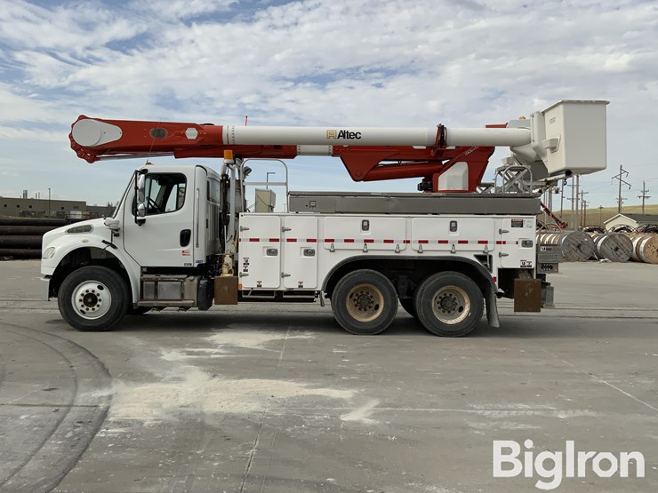 2015-freightliner-m2-106-image-16