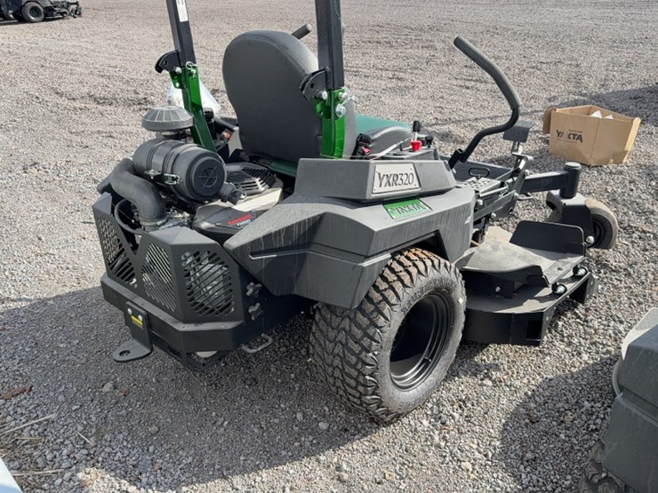 #4072-•-yakta-yxr-320-zero-turn-mower-image-8
