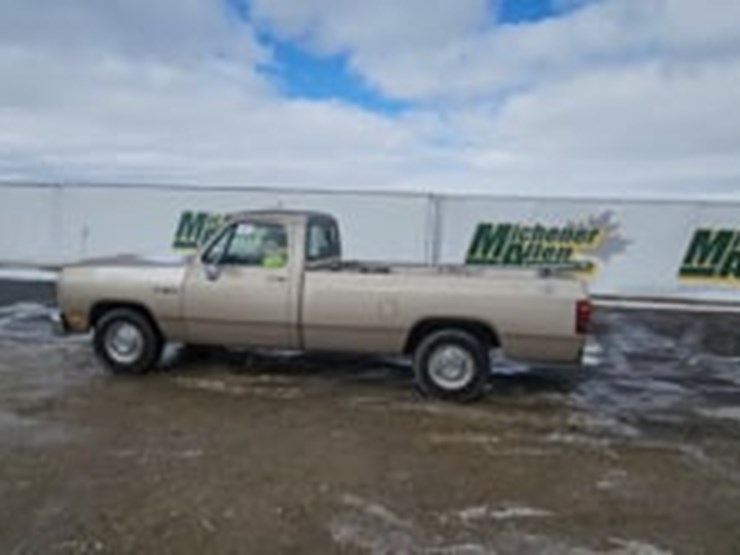 1992-dodge-150-image-5