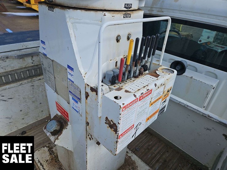 2020-freightliner-m2-106-image-43