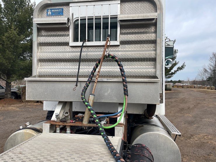 #240-•-2005-kenworth-truck-tractor-(has-mn-title)-(mora,-mn)-image-10