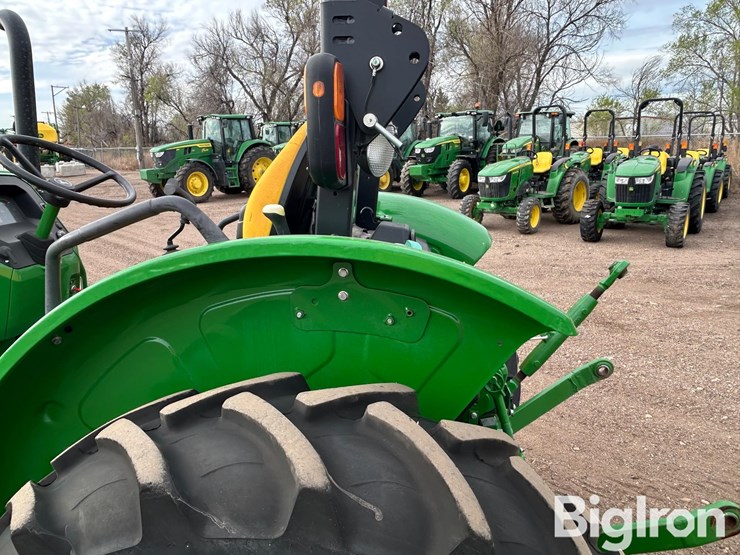 2022-john-deere-5045e-image-16