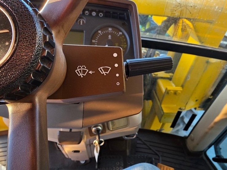 2002-john-deere-6410-image-69