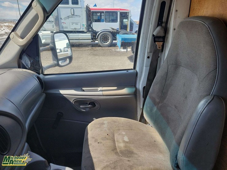 2004-ford-cargo-image-20