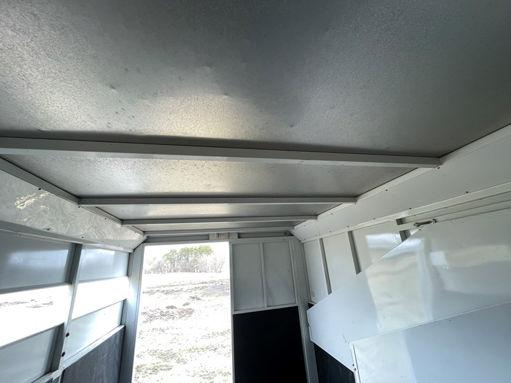 #292-•-2005-trails-west-classic-horse-trailer-(has-mn-title-in-delay)(scandia,-mn)-image-28