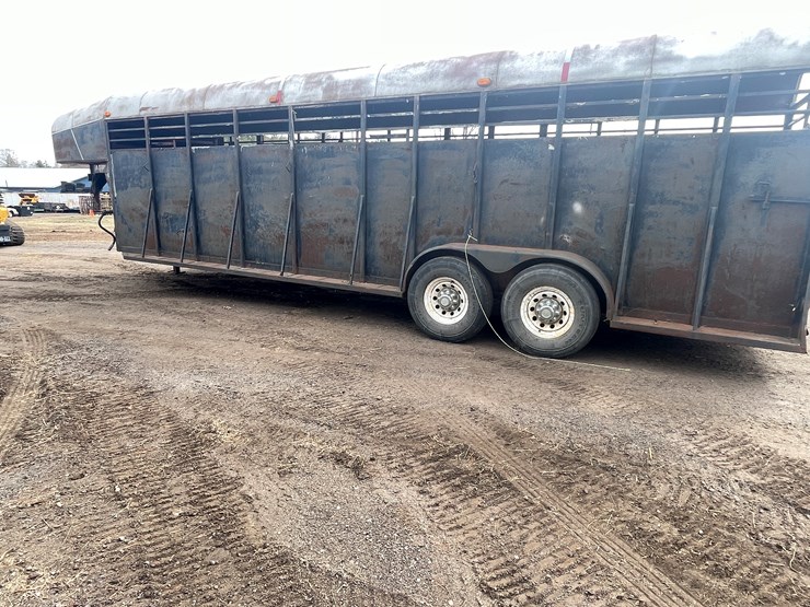 #294-•-1998-calico-livestock-trailer-(has-mn-title)-(mora,-mn)-image-11