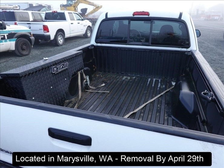 2014-toyota-tacoma-image-19