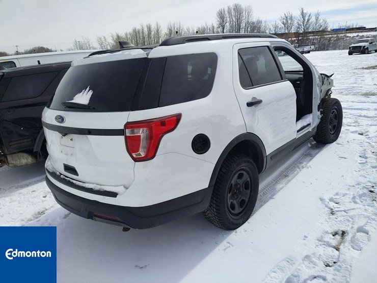 2019-ford-explorer-image-3