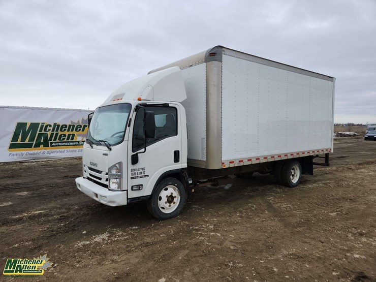 2016-isuzu-npr-image-1