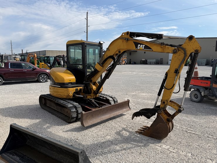 caterpillar-304cr-image-26