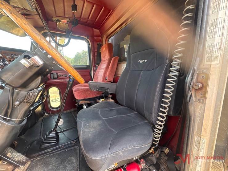 1999-peterbilt-357-image-19