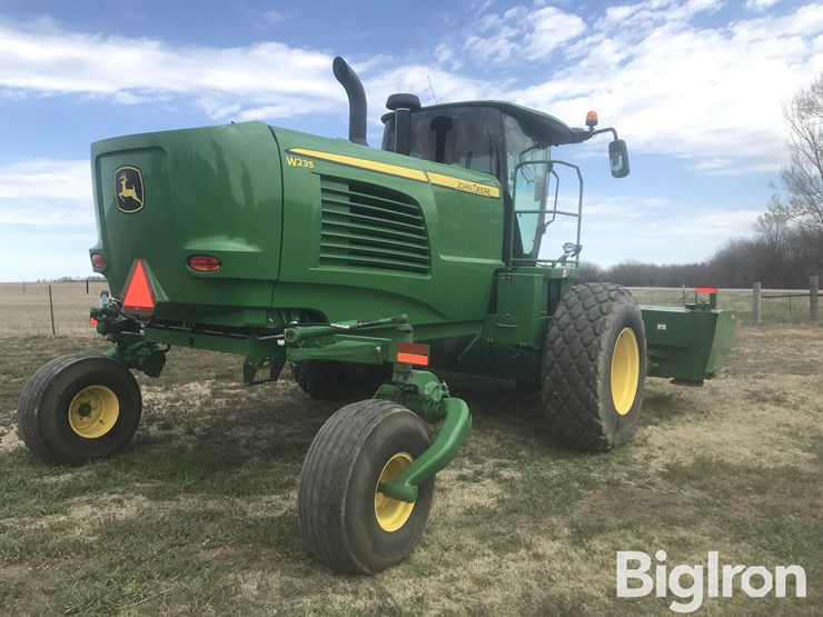 2019-john-deere-w235-image-5