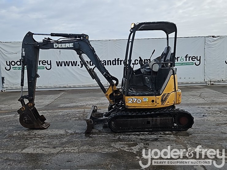 2015-deere-27d-image-3