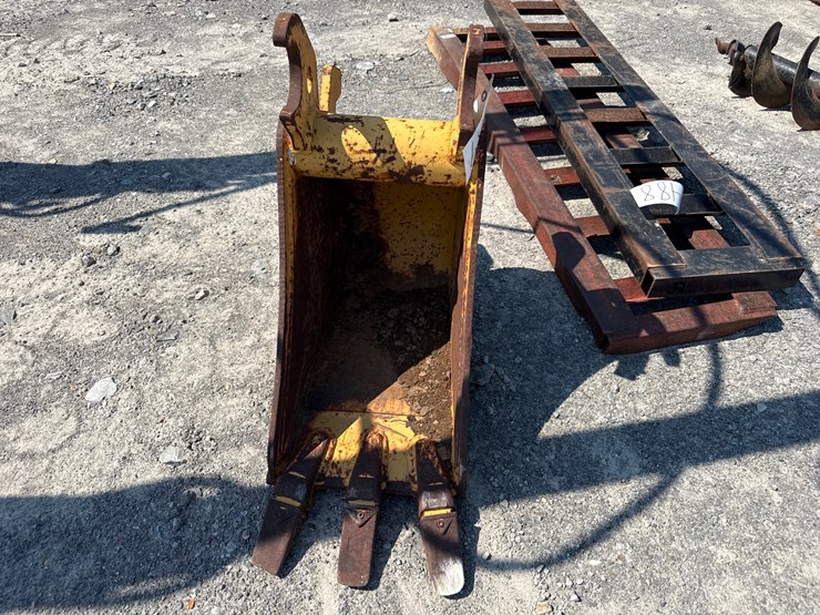 john-deere-12-image-2