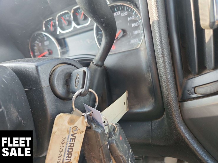 2015-chevrolet-silverado-3500hd-image-18