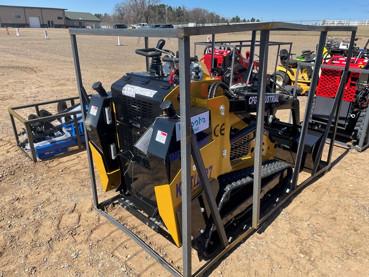 #374-•-unused-2026-cfg-skid-steer-loader-(princeton,-mn)-image-3