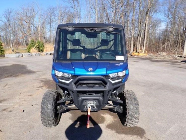 2022-can-am-defender-limited-hd10-4x4-side-by-side-image-2