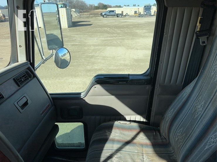 2003-kenworth-t800-image-57