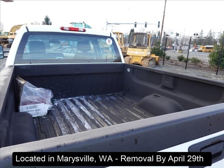 2014-chevrolet-3500-image-25