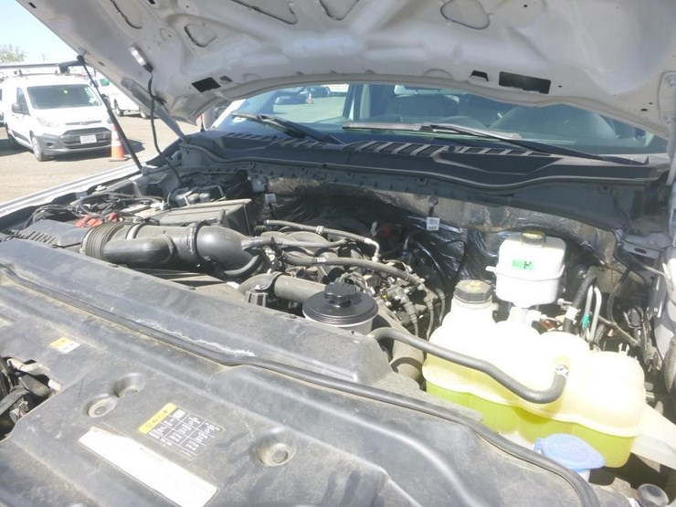 2021-ford-f550-image-17