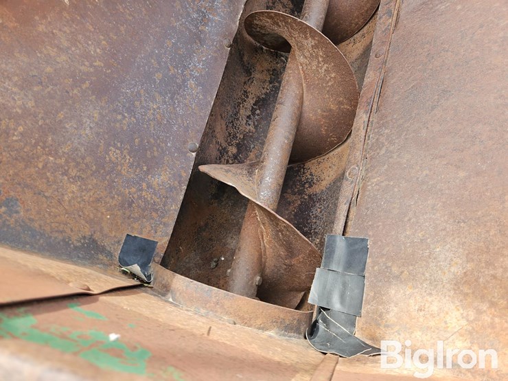 john-deere-700-image-17