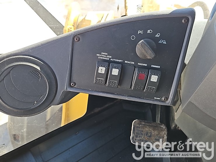 caterpillar-928g-image-27