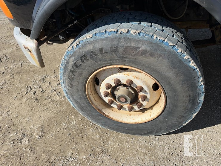 2005-sterling-lt9500-image-33