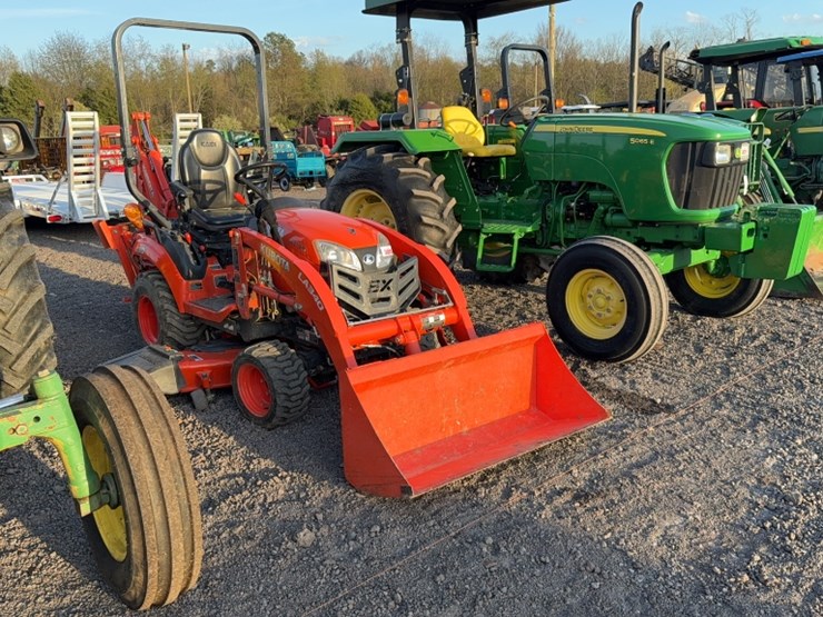#3028-•-kubota-bx235-tractor-image-3